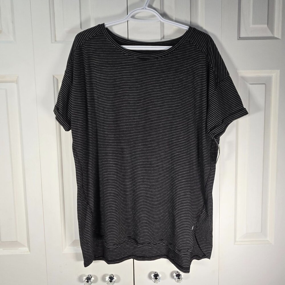 NWT Amazon Essentials Striped Women's Relaxed-Fit T-Shirt - Size XLarge